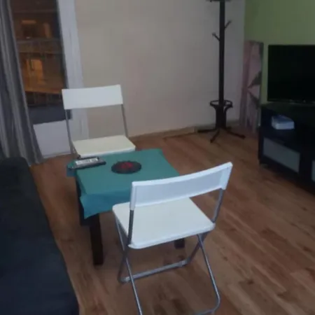 2 Bedroom Center-